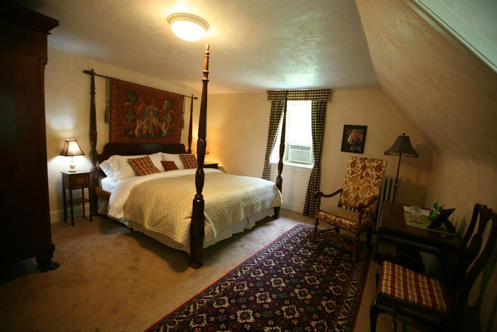 The Stone House Bed And Breakfast Hurley Room photo