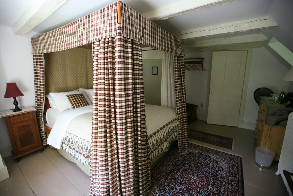 The Stone House Bed And Breakfast Hurley Room photo